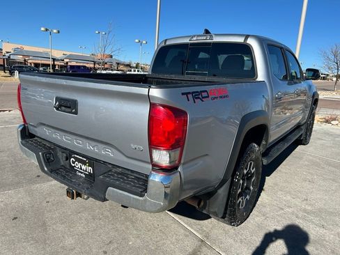 Used 2017 Toyota Tacoma TRD Off-Road w/ Tow Package (A/T) image 9