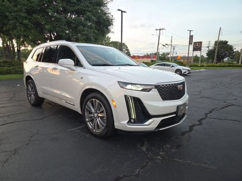 Used 2025 Cadillac XT6 Premium Luxury w/ Technology Package AWD/4WD image 1