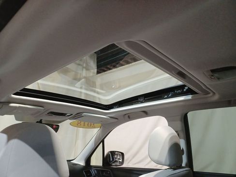 Used 2018 Subaru Forester 2.5i Premium w/ All-Weather Package image 16