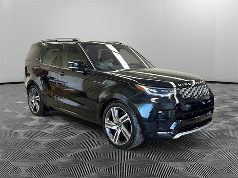 Used 2023 Land Rover Discovery Metropolitan Edition image 7