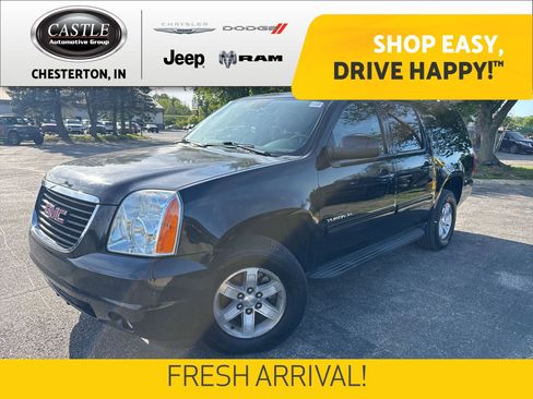 Used 2013 GMC Yukon XL SLT w/ SLT-2 Equipment Package AWD/4WD image 1