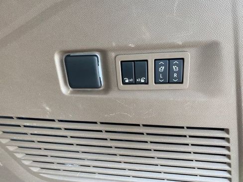 Used 2024 GMC Yukon XL Denali w/ Max Trailering Package image 19