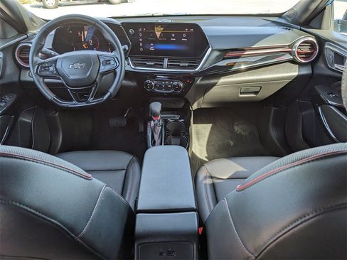 Used 2025 Chevrolet Trax RS image 15