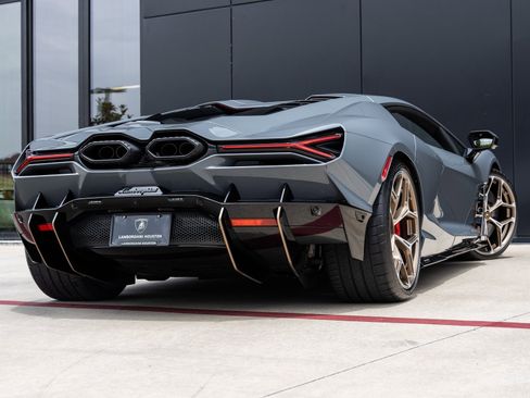 Used 2024 Lamborghini Revuelto image 9