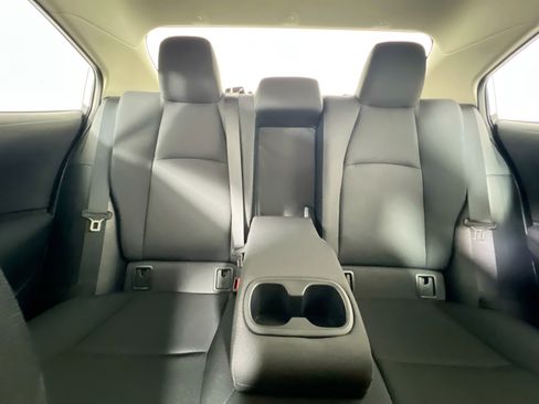 Used 2022 Toyota Corolla LE image 32