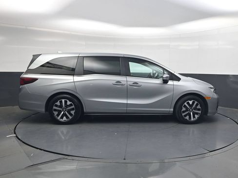 Used 2025 Honda Odyssey EX-L image 3