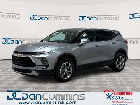 Used 2025 Chevrolet Blazer LT FWD image 1