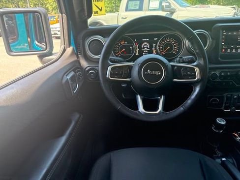 Used 2019 Jeep Wrangler Unlimited Sahara w/ Cold Weather Group AWD/4WD image 13