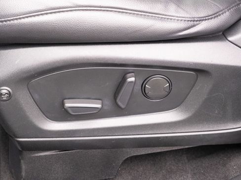 Used 2020 Ford Explorer XLT w/ Equipment Group 202A image 14