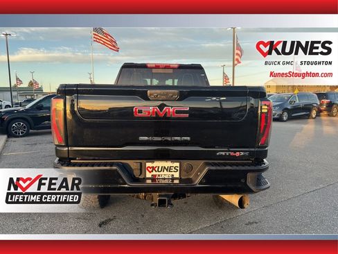 Used 2024 GMC Sierra 2500 AT4X image 10