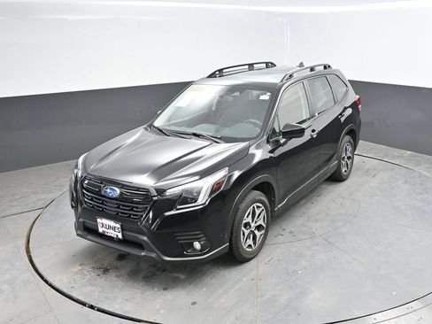 Used 2023 Subaru Forester Premium AWD/4WD image 26