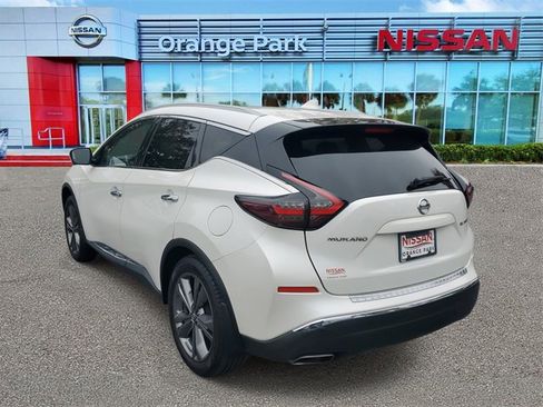 Used 2019 Nissan Murano Platinum image 3