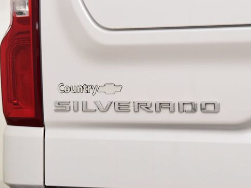 Used 2024 Chevrolet Silverado 1500 High Country AWD/4WD image 23