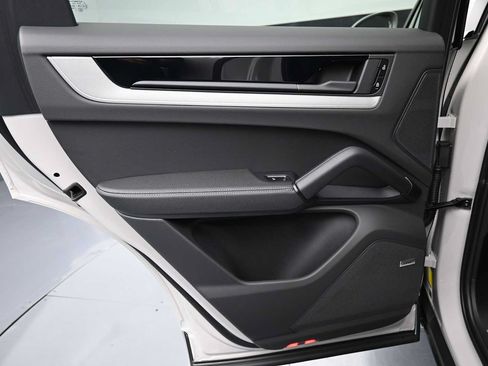 New 2026 Porsche Cayenne AWD/4WD image 18