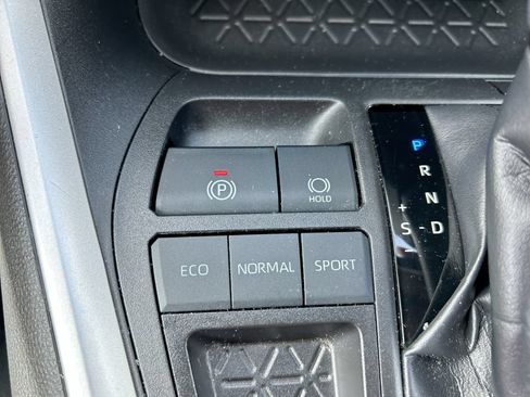 Used 2023 Toyota RAV4 XLE w/ Convenience Package FWD image 34
