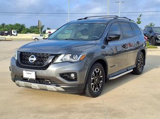 Used 2020 Nissan Pathfinder SL FWD video 3