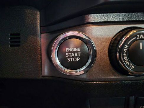 Certified 2023 Toyota Tacoma TRD Off-Road AWD/4WD image 25