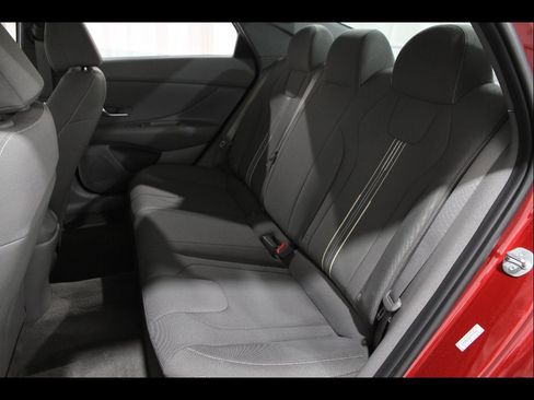 Certified 2023 Hyundai Elantra SEL w/ Convenience Package FWD image 18
