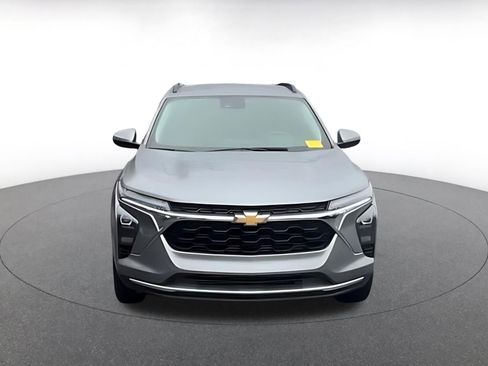Used 2025 Chevrolet Trax LT image 4