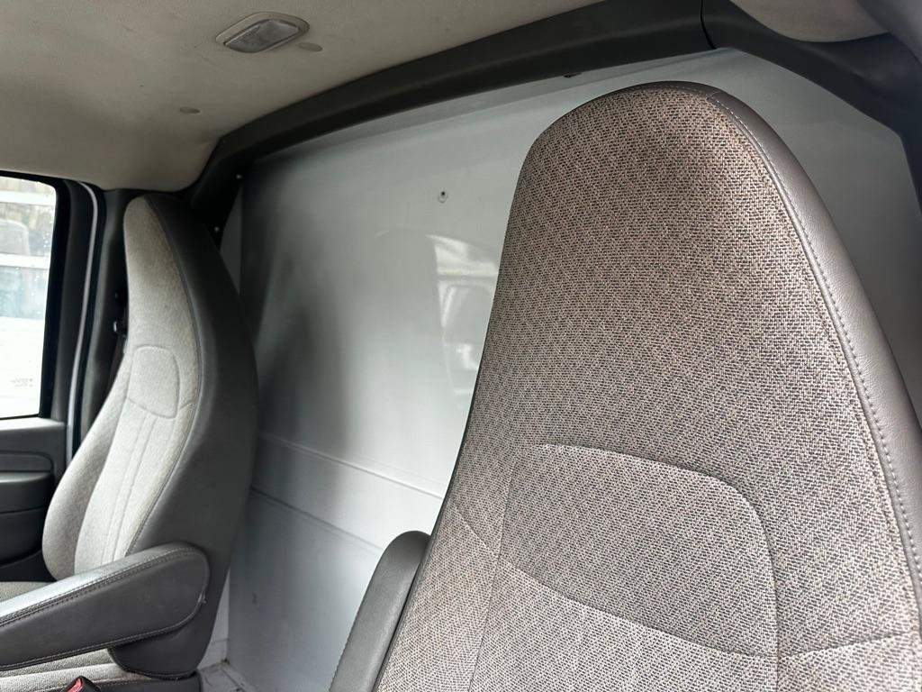 Used 2014 Chevrolet Express 3500 RWD image 14