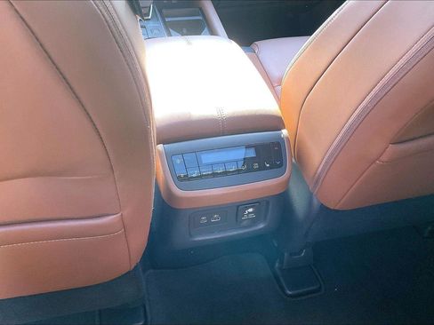 Certified 2024 Nissan Pathfinder Platinum AWD/4WD image 32