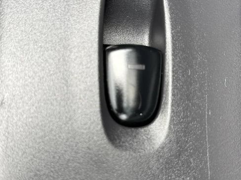 Used 2018 Nissan Pathfinder SV AWD/4WD image 32