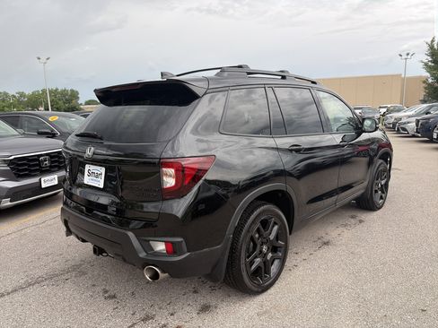 Used 2024 Honda Passport Black Edition image 8