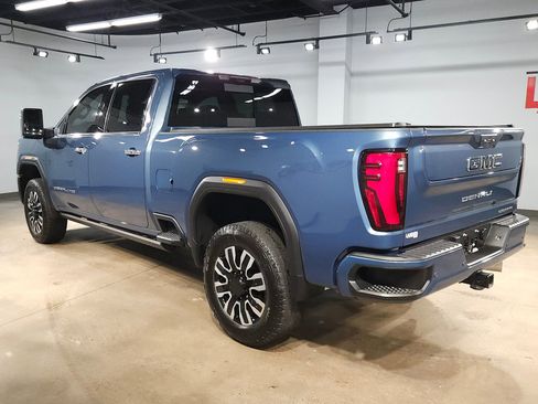Used 2025 GMC Sierra 2500 Denali Ultimate AWD/4WD image 5
