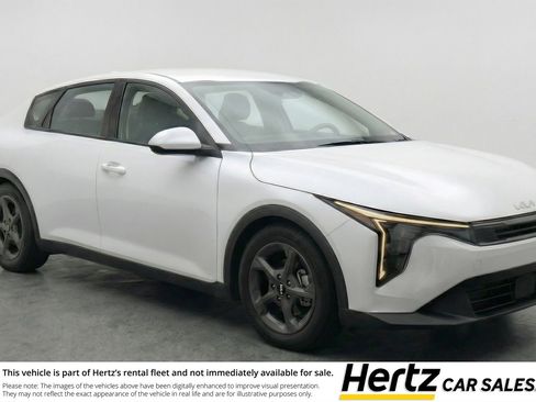 Used 2025 Kia K4 LXS image 1