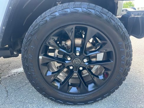 Used 2022 Jeep Gladiator Overland AWD/4WD image 26