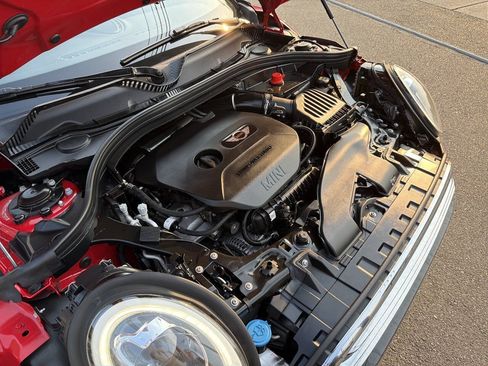 Used 2019 MINI Cooper Clubman ALL4 w/ Premium Package AWD/4WD image 15