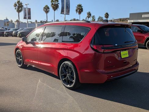 New 2026 Chrysler Pacifica Limited w/ S Appearance Package image 7