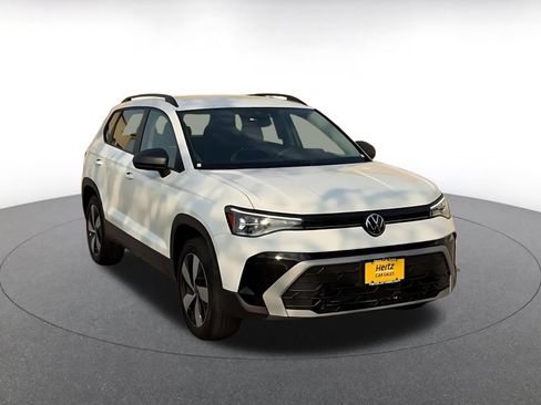 Used 2026 Volkswagen Taos S AWD/4WD image 3