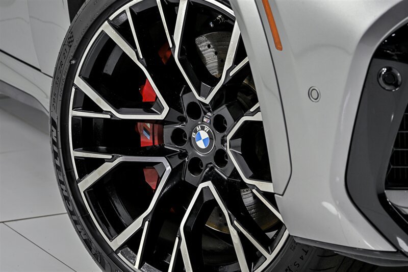 Used 2021 BMW X6 M w/ Executive Package AWD/4WD image 3
