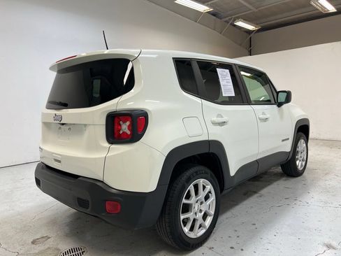 Used 2023 Jeep Renegade Latitude AWD/4WD image 9