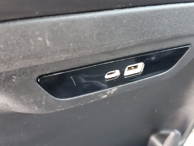 Used 2024 Chrysler Pacifica Touring-L FWD image 23