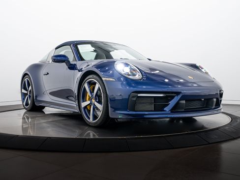 Certified 2021 Porsche 911 Targa 4S AWD/4WD image 32