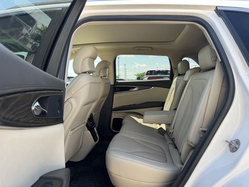 Used 2019 Lincoln Nautilus Reserve AWD/4WD image 6