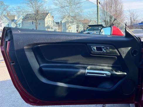 Used 2016 Ford Mustang Coupe image 10