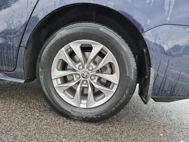 Used 2024 Toyota Sienna XLE w/ XLE Plus Package AWD/4WD image 13