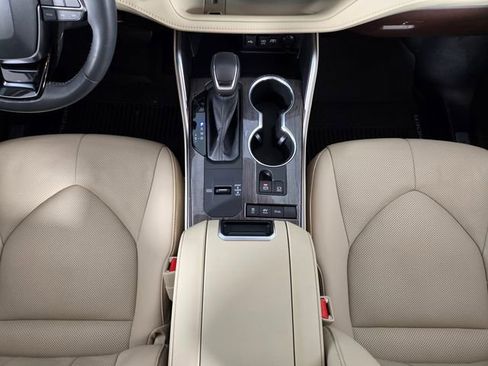 Used 2021 Toyota Highlander Limited image 28