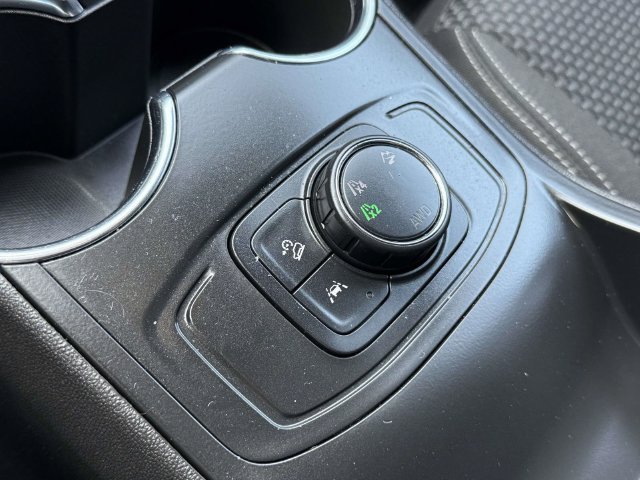 Certified 2023 GMC Terrain SLE w/ LPO, Floor Liner Package AWD/4WD image 19