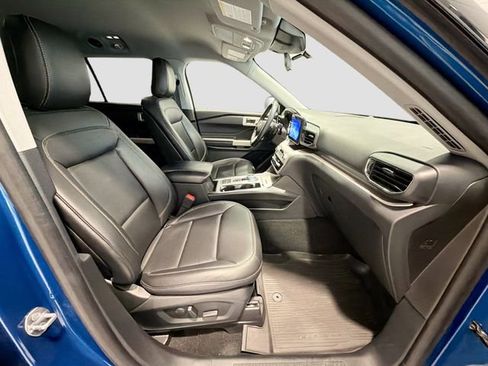 Used 2020 Ford Explorer XLT w/ Equipment Group 202A image 25