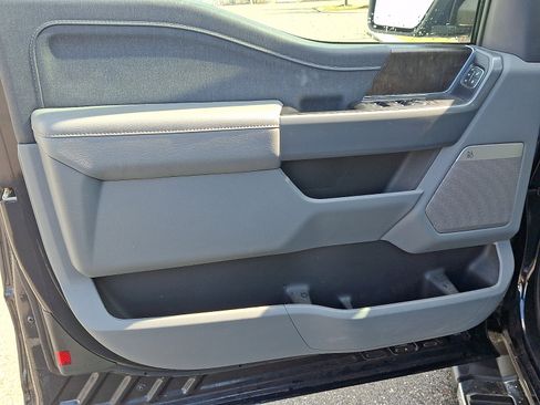 Used 2022 Ford F150 Lariat w/ Equipment Group 502A High image 11