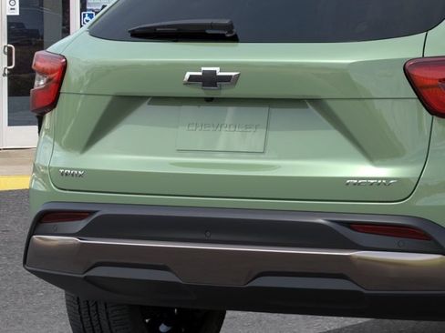 Used 2026 Chevrolet Trax ACTIV w/ Sunroof Package FWD image 14