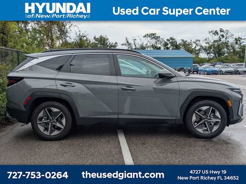 Certified 2025 Hyundai Tucson SEL FWD image 2
