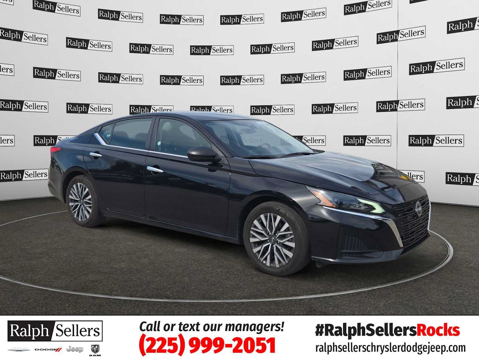 Used 2025 Nissan Altima 2.5 SV FWD image 1
