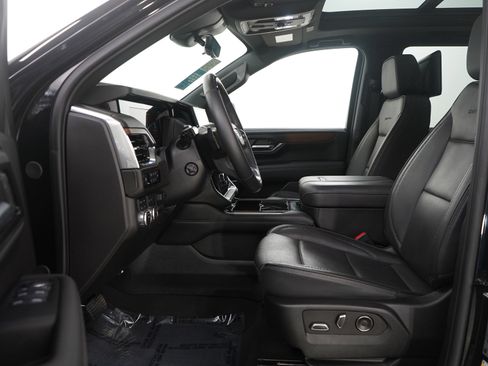 Used 2025 GMC Yukon Denali w/ Denali Reserve Package image 22