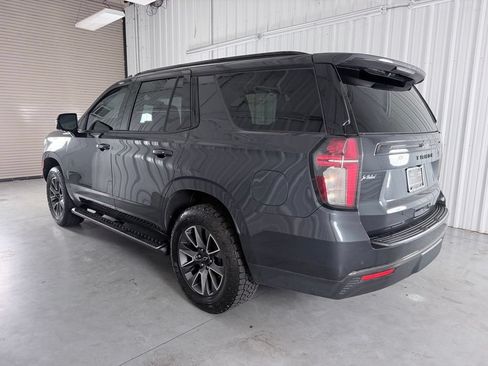Used 2022 Chevrolet Tahoe Z71 w/ Luxury Package AWD/4WD image 7