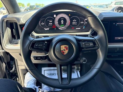 Used 2024 Porsche Cayenne Turbo AWD/4WD image 25